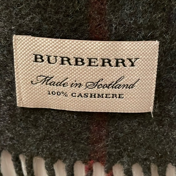 Auth Burberry 💯 Cashmere Nova Check Scarf Gray Black Red - Picture 3 of 10